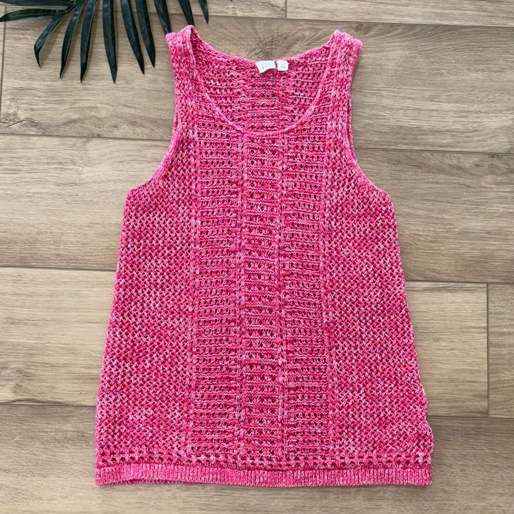 GAP Vibrant Pink Knit sleeveless tank top sweater size woman’s xsmall